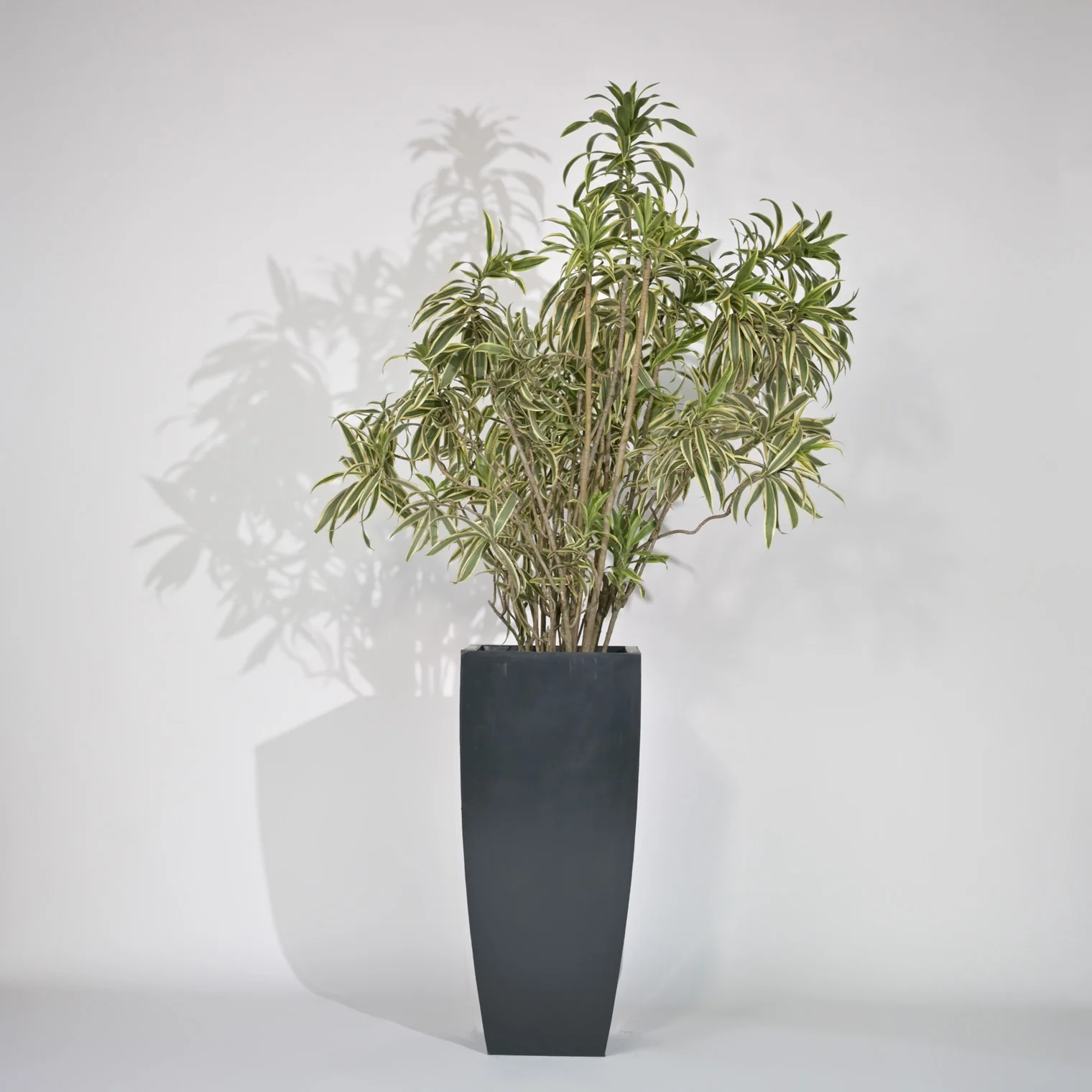 Bent Block Outdoor Polymer Planters For Garden, Balcony (XXXL) - Image 4