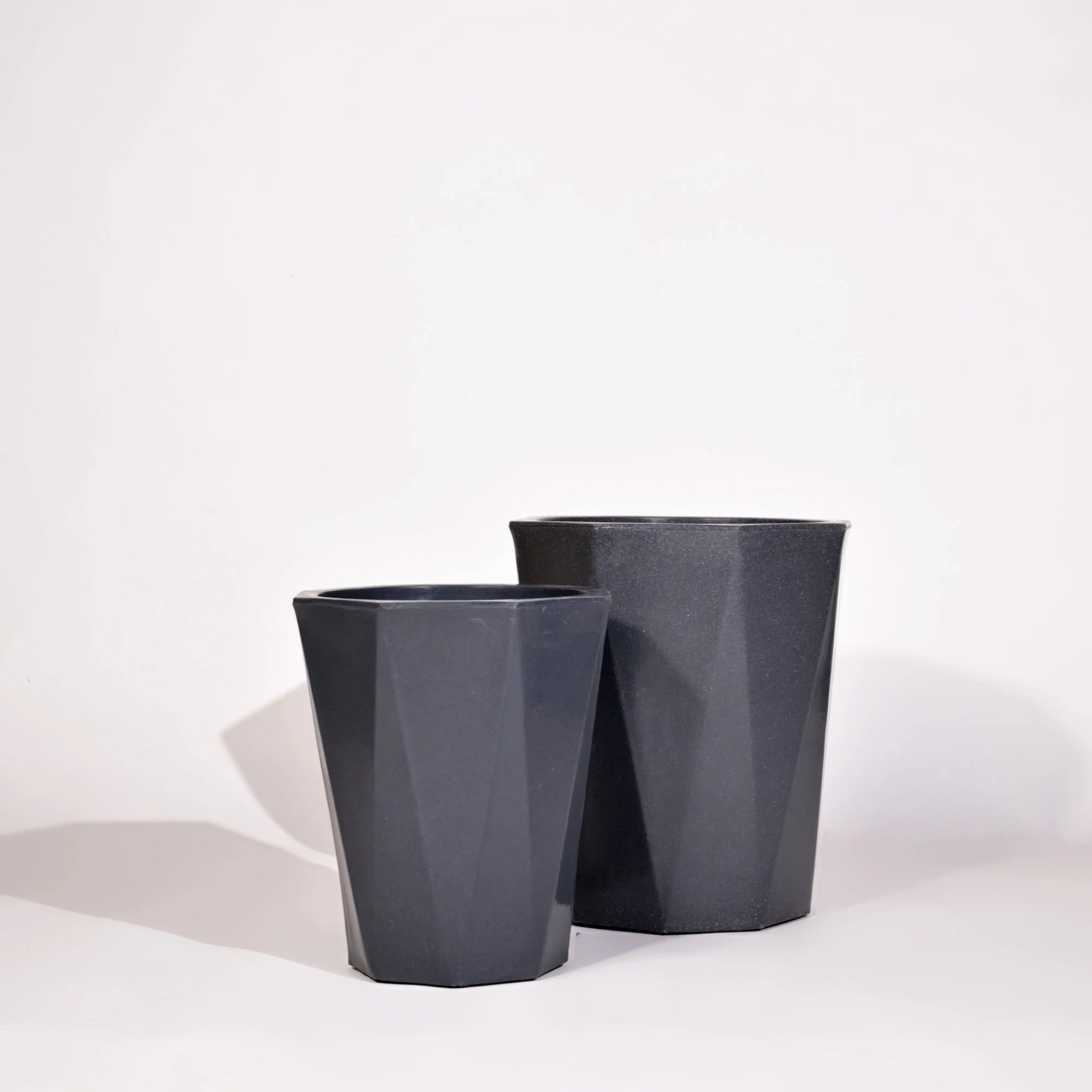 Diamond Outdoor Polymer Planters For Garden, Balcony (Pair Of Small And Medium) - Image 4