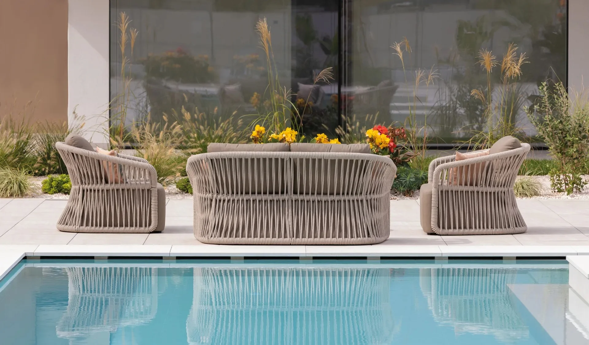 Thoma Outdoor Garden Balcony Sofa Set 2 Seater , 2 Single Seater 1 Center Table Set, Braid & Rope - Image 3